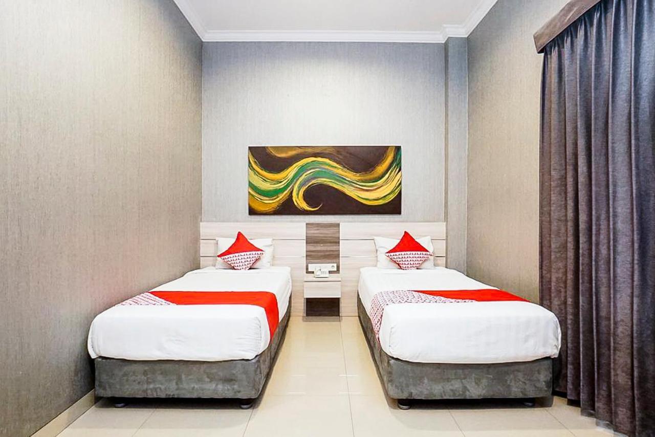 Oyo 289 Hotel Dalwa Syariah Pasuruan Exterior photo