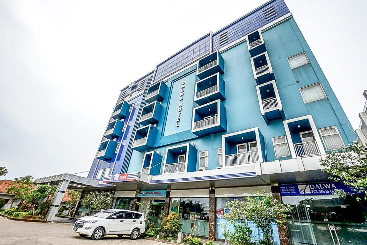 Oyo 289 Hotel Dalwa Syariah Pasuruan Exterior photo
